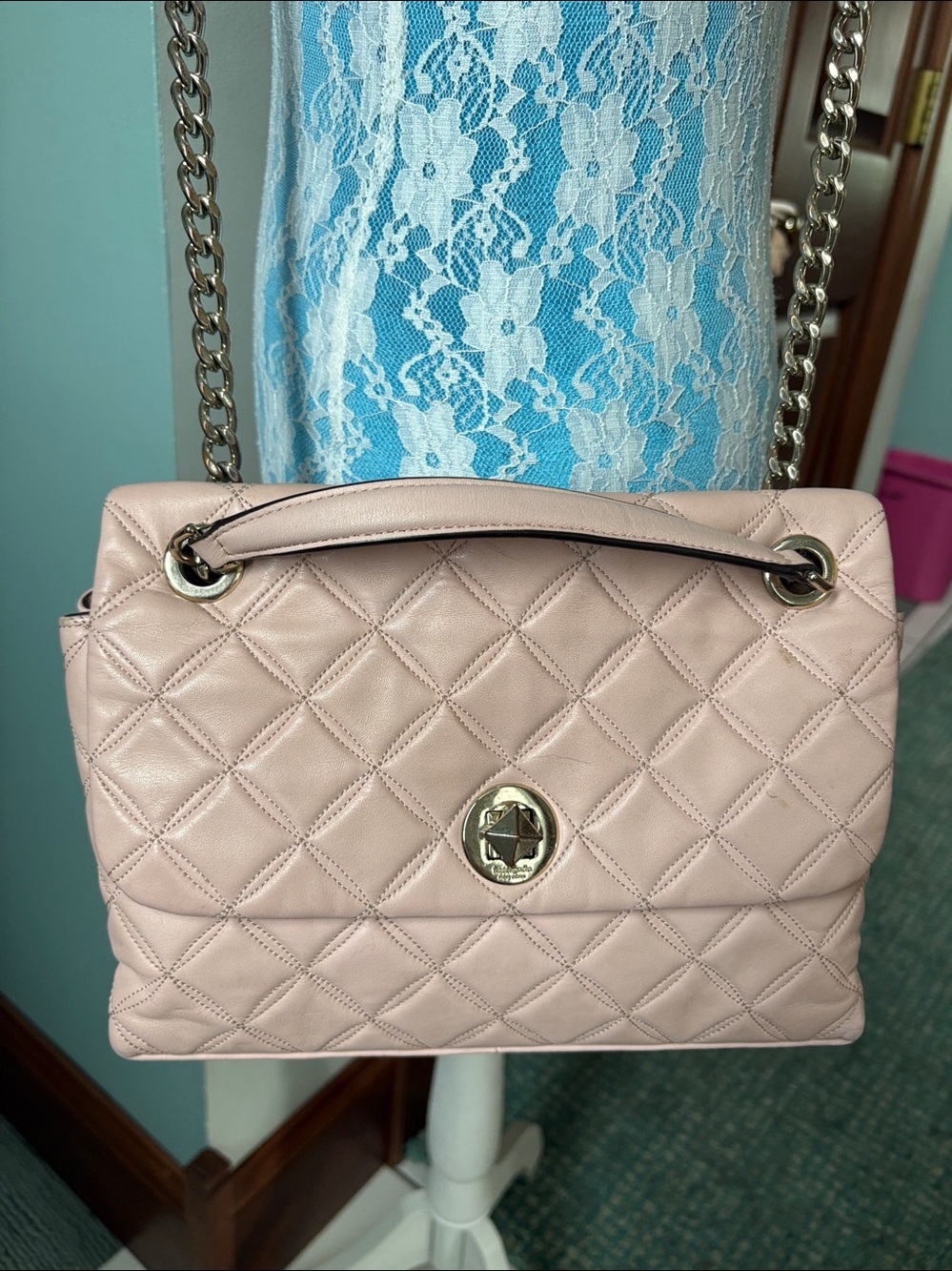 Kate spade  shoulder/Crossbody bag  quilted turn lock flap DUSTY pink blush  EUC